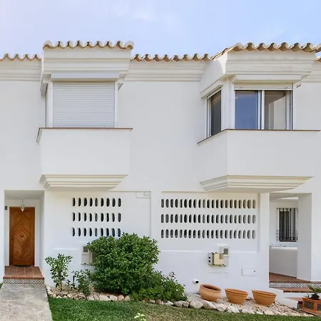 Ferienhaus Spanish Charm House On The Miraflores Golf Course