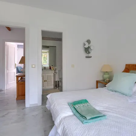 Ferienhaus Spanish Charm House On The Miraflores Golf Course *
