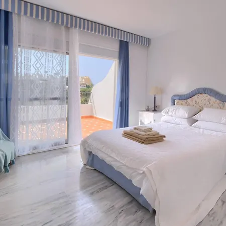 Spanish Charm House On The Miraflores Golf Course Ferienhaus